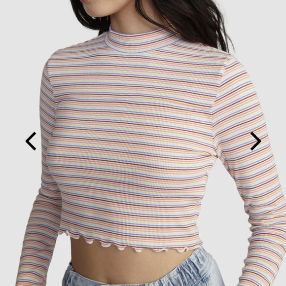 RVCA Tops - RVCA Saved Striped Fitted Cropped Tee